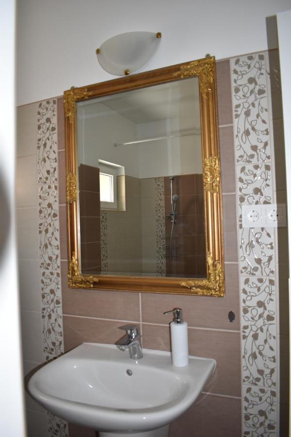 Livia Apartman Хевиз Экстерьер фото